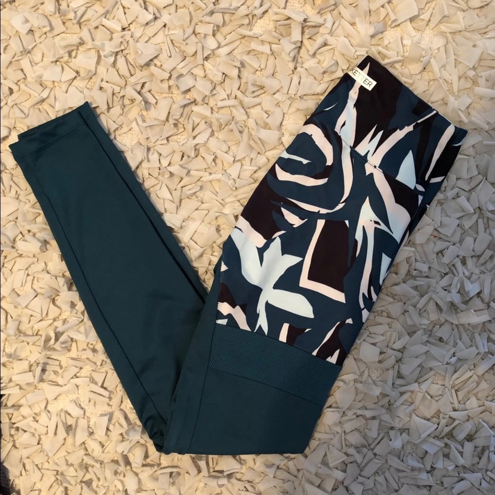 Nicki Blakketter Season 2 leggings